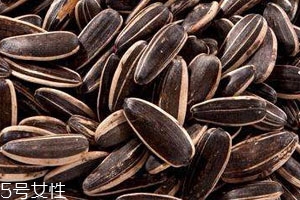 烤箱烤瓜子的温度和时间是多少,电烤箱烤瓜子设置温度和时间