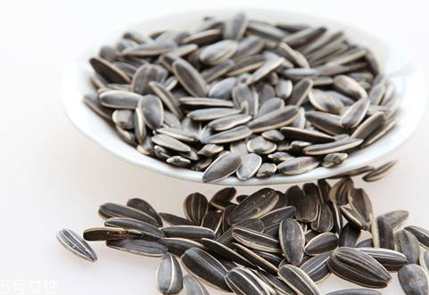 烤箱烤瓜子的做法,烤箱烤煮瓜子的做法