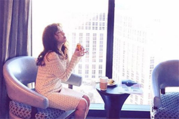 咖啡茶叶每天摄入多少毫克内不会出现不良反应,每天咖啡不超过多少克