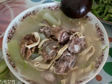 咸肉猪脚怎么做好吃,咸猪蹄怎么做好吃又简单 咸肉猪脚怎么做好吃,咸猪蹄怎么做好吃又简单