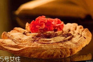 烤箱烤面包要不要锡纸,烤面包烤盘需要放锡纸吗