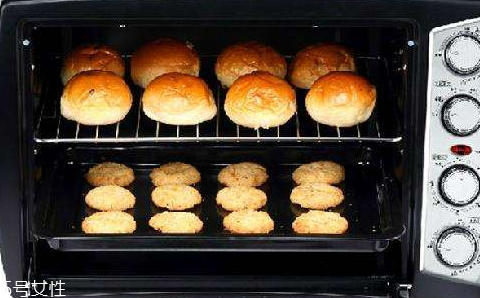 怎样烤出松软的面包,烤面包如何做得松软 怎样烤出松软的面包,烤面包如何做得松软