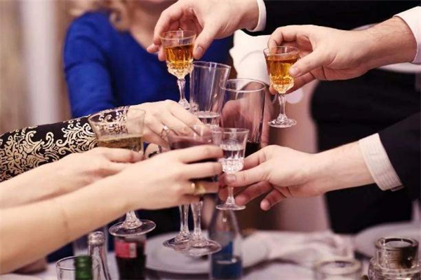 喝酒后能运动吗?,喝酒后能运动吗减肥后肉皮松