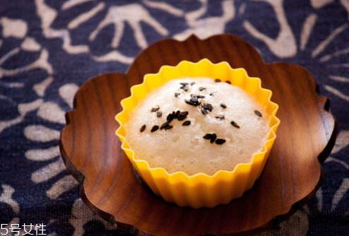 为什么发糕蒸出来塌陷,蒸的发糕中间塌了怎么回事