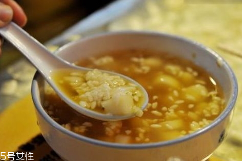 酒酿为什么长黑毛,酒酿为什么长黑毛能吃吗