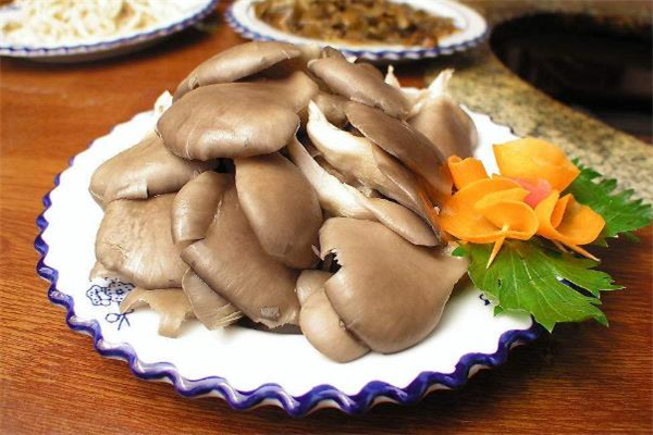 蘑菇一捏就碎了还能吃吗,平菇一碰就碎是不是坏了 蘑菇一捏就碎了还能吃吗,平菇一碰就碎是不是坏了