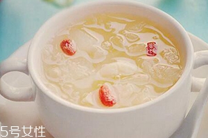 早上能吃银耳莲子汤吗,早餐吃银耳莲子汤好吗