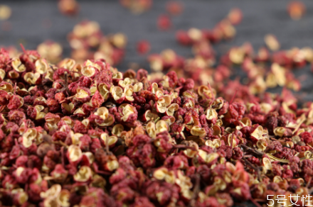 花椒和胡椒有什么不同(花椒和胡椒有什么不同?) 花椒和胡椒有什么不同(花椒和胡椒有什么不同?)