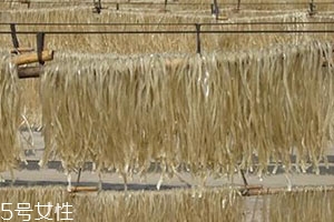 粉条发黑怎么回事,粉条变黑怎么回事