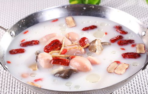 牛鞭炖鸡的功效和作用,老鸡炖牛鞭的功效和作用