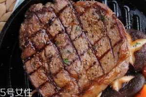 牛排的搭配食材,牛排配什么主食