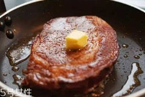 煎牛排没有黄油可以用什么代替有奶香,煎牛排没有黄油可以用什么代替?