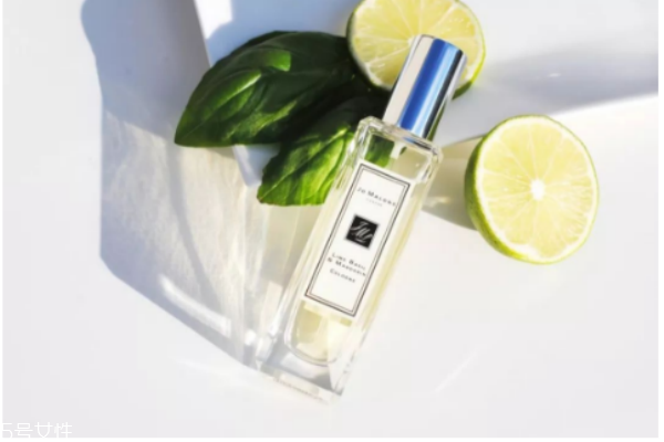 香水中的麝香对女性有害吗,香水含麝香成分对女生有什么影响吗 香水中的麝香对女性有害吗,香水含麝香成分对女生有什么影响吗