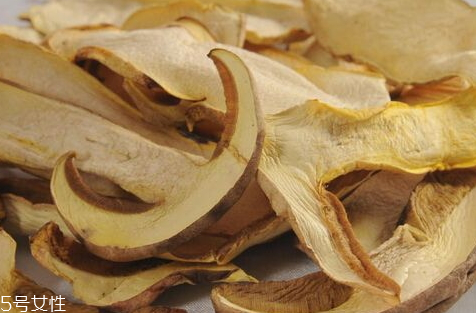 羊肚菌的季节是什么时候,羊肚菌哪个季节是丰收季节 羊肚菌的季节是什么时候,羊肚菌哪个季节是丰收季节