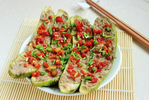 蒸茄子怎么做好吃简单做法,怎么做茄子好吃