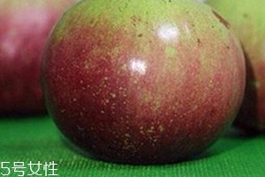 牛奶果皮能吃吗,牛奶表面的皮可以吃吗