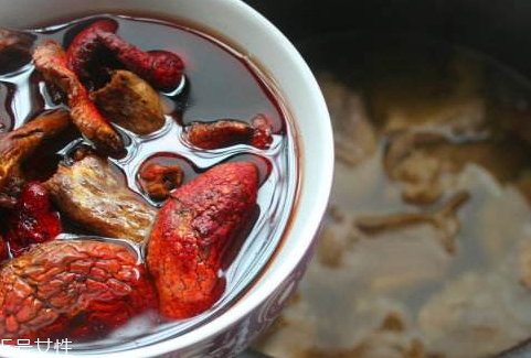 红菇鱼汤的做法大全,红菇炖鱼汤 红菇鱼汤的做法大全,红菇炖鱼汤