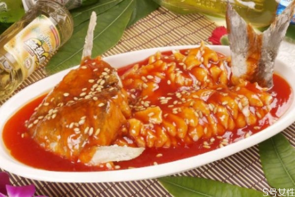 糖醋鱼怎么做好吃又简单的做法,糖醋鱼怎么做?