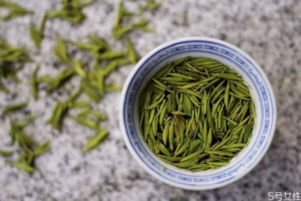 君山银针的作用,君山银针适合什么人喝 君山银针的作用,君山银针适合什么人喝