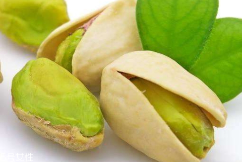 开心果发绿还能吃吗,开心果皮是绿色可以吃吗