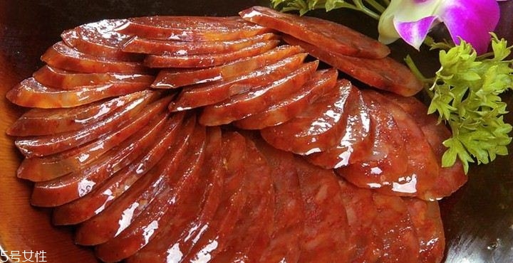 腊肉腊肠吃之前怎么处理,腊肠吃前怎么处理好