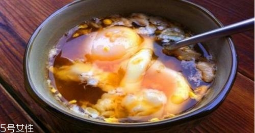 红糖煮蛋的好处,红糖水煮蛋功效和作用