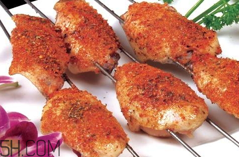 烤箱烤鸡翅粘在锡纸上怎么办,烤箱烤鸡翅总是粘在锡纸上