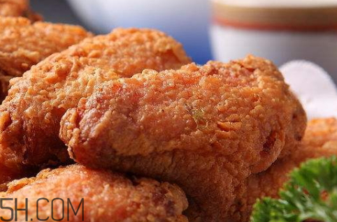 炸鸡翅挂糊,为什么炸鸡块一炸就糊了