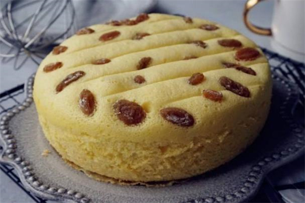 电饭煲蛋糕放酸奶可以吗,酸奶可以做蛋糕吗 电饭煲