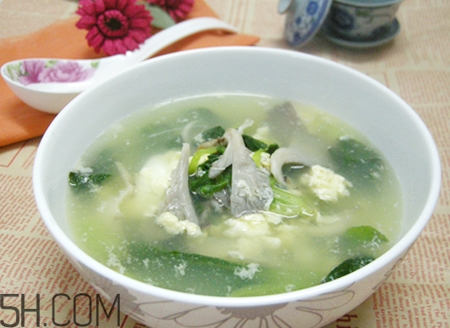 平菇和鸡蛋能一起做汤吗,平菇可以煮鸡蛋汤吗