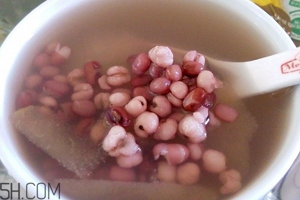 红豆薏米和大米能一起煮吗,红豆和薏米一起煮有什么功效和作用 红豆薏米和大米能一起煮吗,红豆和薏米一起煮有什么功效和作用