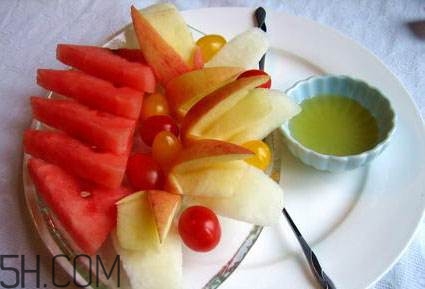 适合晚餐吃的可以减肥的水果,晚餐吃水果能达到减肥的效果吗?