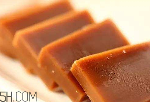 年糕太硬切不动怎么办?,年糕好硬,切不动,怎样弄才能切的动 年糕太硬切不动怎么办?,年糕好硬,切不动,怎样弄才能切的动