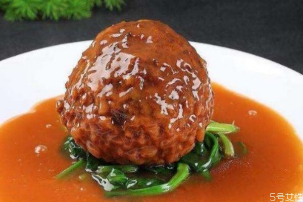 红烧狮子头的家常做法视频,狮子头的做法 红烧狮子头视频