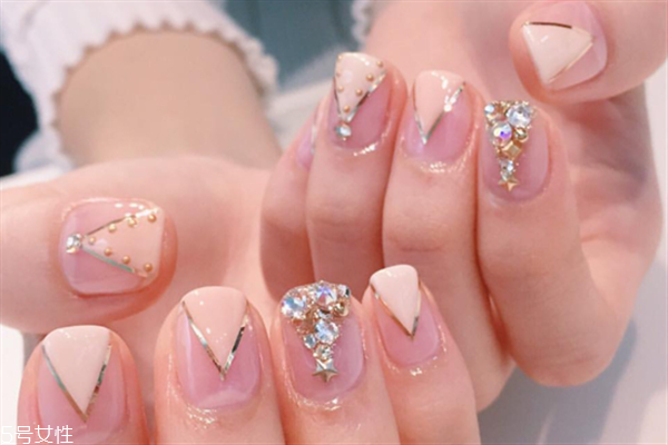 娜丽丝防晒喷雾要卸妆吗(娜丽丝防晒喷雾要卸妆吗)