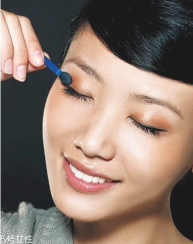 眼线怎么画?双眼皮画眼线教程,双眼皮眼线画法