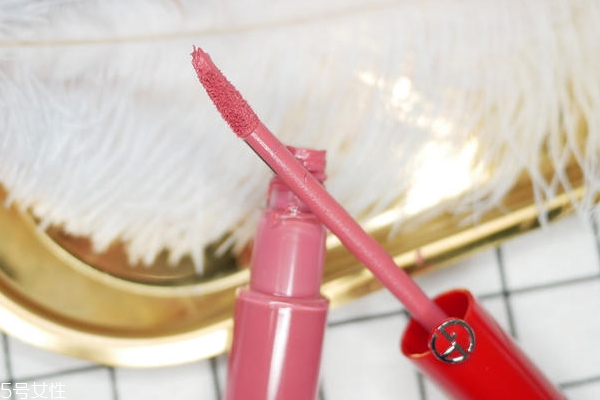 阿玛尼红管501不好看,阿玛尼红管501是什么颜色 阿玛尼红管501不好看,阿玛尼红管501是什么颜色