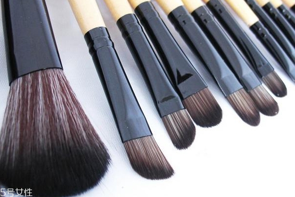 底妆如何自然清透,如何打造干净清透的底妆