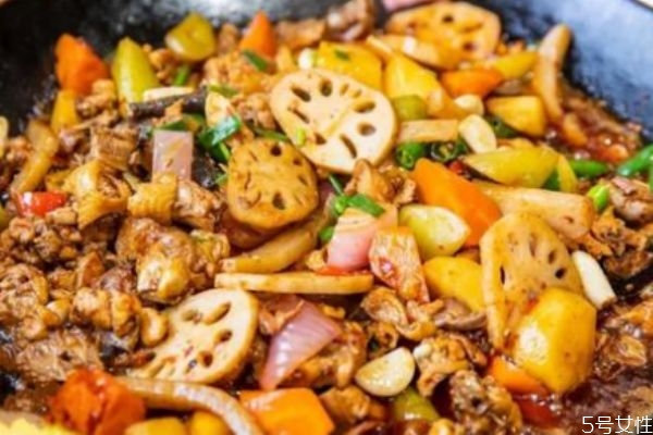 什么是柴火鸡,柴火鸡都是用什么鸡做的