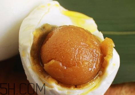 一斤咸鸭蛋放多少盐,腌咸鸭蛋一斤鸭蛋多少盐 一斤咸鸭蛋放多少盐,腌咸鸭蛋一斤鸭蛋多少盐