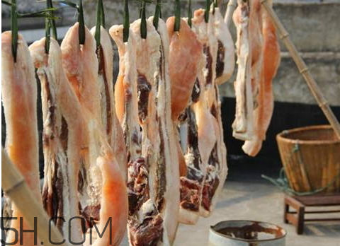 咸肉放在冷藏还是冷冻,咸肉保存在冰箱保鲜还是冷冻