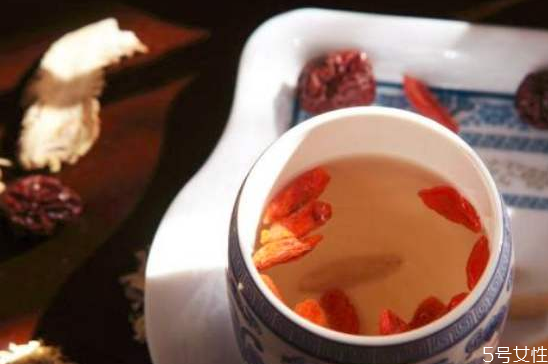 喝当归水能催月经吗(喝当归水能催月经来吗)