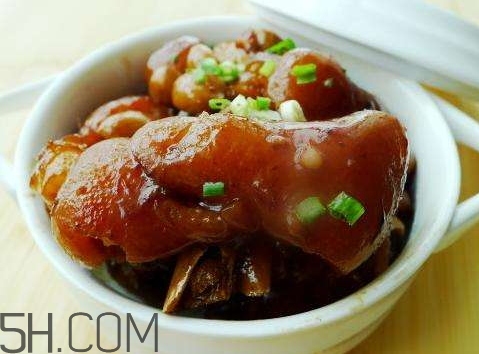 猪蹄儿和香菇可以放到一起吃吗,香菇和猪蹄可以炖一起吗