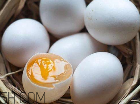 鸽子蛋发黑是怎么回事,鸽子蛋里面发黑