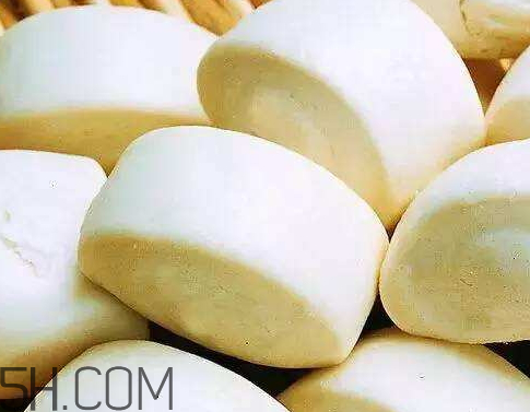 馒头为什么蒸熟后会瘪是什么原因,馒头为什么蒸熟后会瘪要添加什么