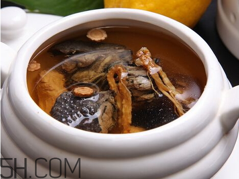 乌鸡汤不能和什么一起吃?,乌鸡汤不能跟什么一起吃