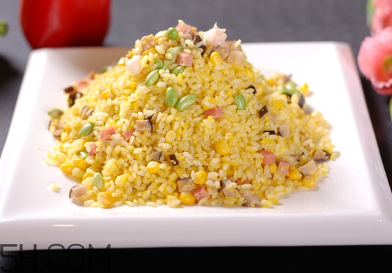 蛋炒饭什么时候放鸡蛋,蛋炒饭先放蛋