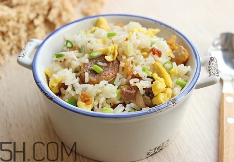 蛋炒饭可以和土豆丝一起吃吗?,蛋炒饭可不可以和土豆一起吃