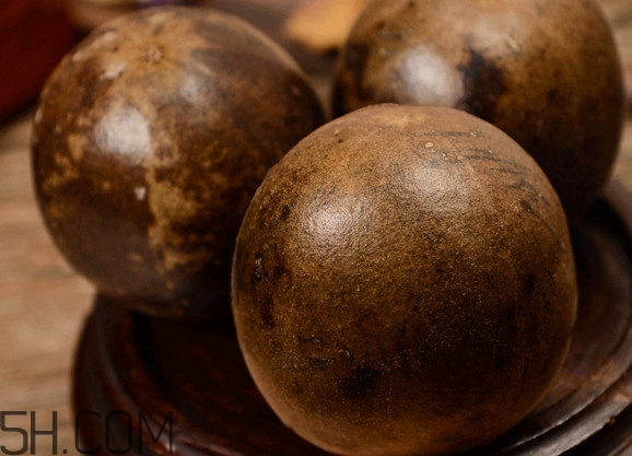 罗汉果泡水喝有什么好处?,罗汉果果芯茶功效