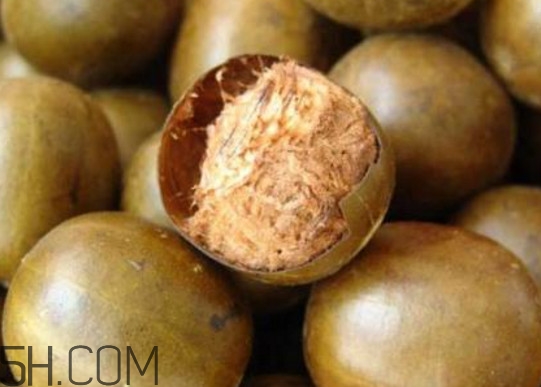 罗汉果和胖大海哪个对咽炎好,胖大海和罗汉果的区别 罗汉果和胖大海哪个对咽炎好,胖大海和罗汉果的区别